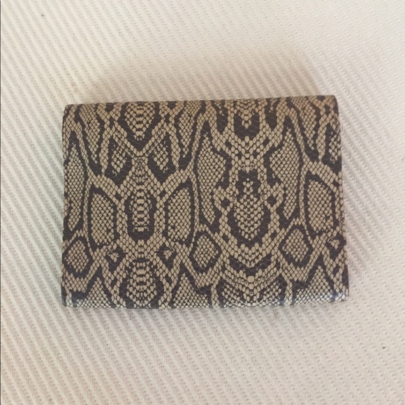 Snake Pattern Clutch - Picture 2 of 5